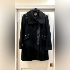 COLE HAAN Women’s Black Wool Lambskin trim Coat, Size 14. Excellent condition.